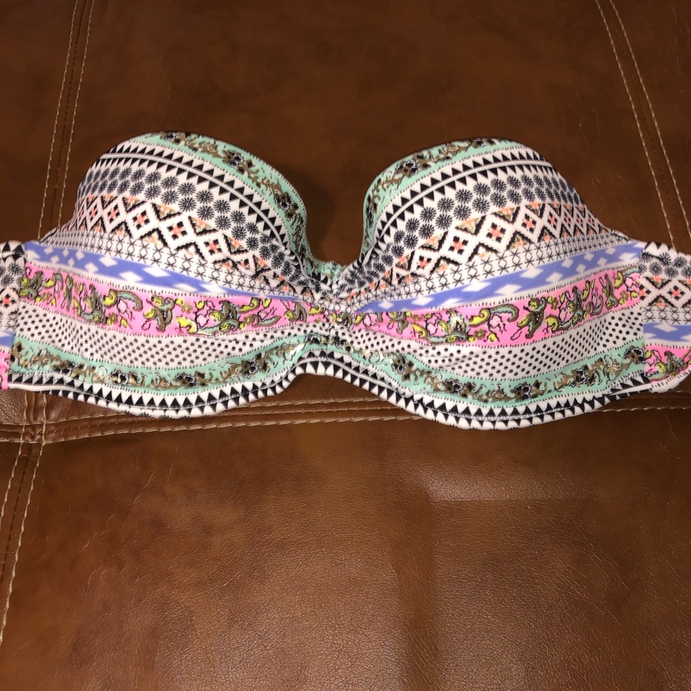 VS NWOT Print Bandeau Swimsuit Top size 32 DD